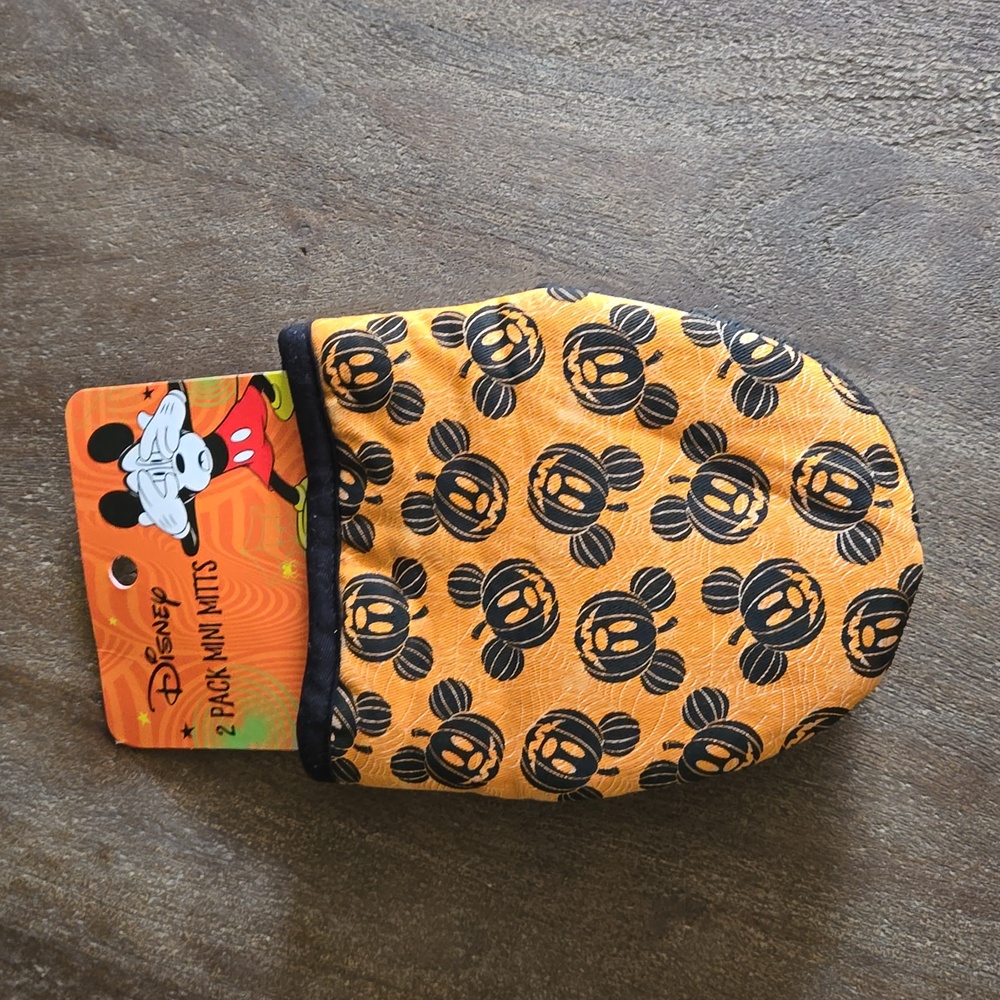 Disney Halloween 2 pack mini mits